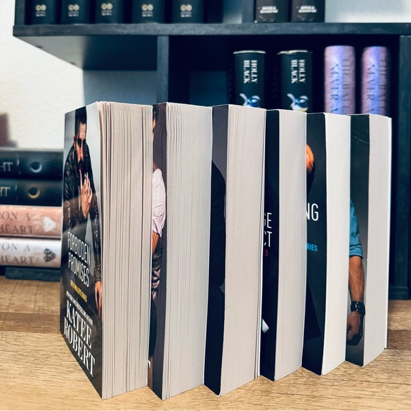 OOP / OG The O’Malleys Series by Katee Robert - Picture 9 of 11